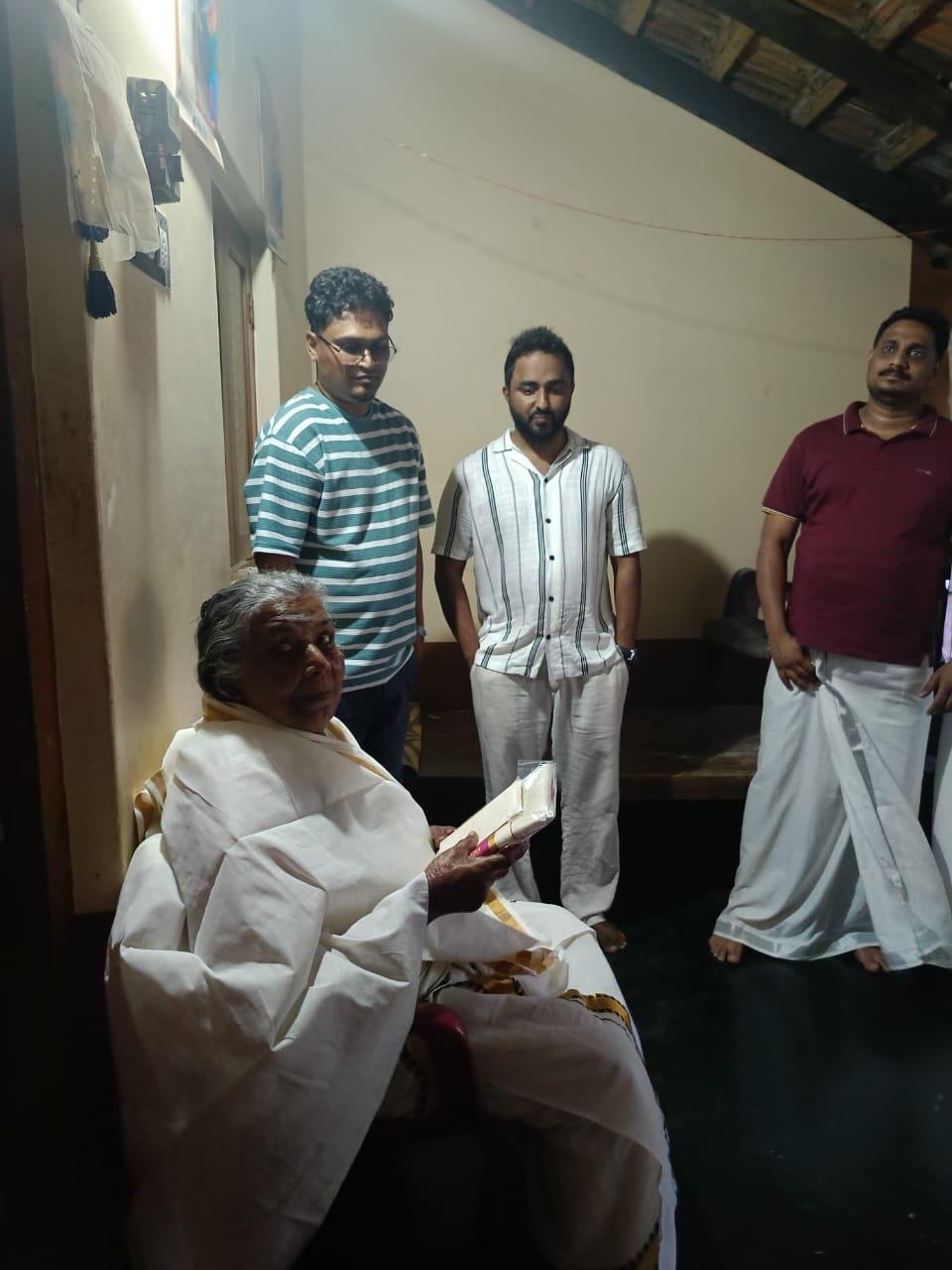 തങ്കമ്മു ചേച്ചിക്ക് കെ.പി.കെയുടെ സ്നേഹാദരം